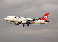 cgn/low/TC-JLB - A320 Turkish - CGN 31-10-06 (1).jpg
