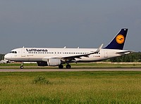 dme/low/D-AIZW - A320-214 Lufthansa - DME 03-06-2016.jpg