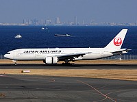 hnd/low/JA772J - B777-246 JAL - HND 28-02-2017.jpg
