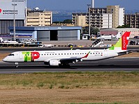 lis/low/CS-TTY - Embraer195 TAP Express - LIS 15-06-2018.jpg