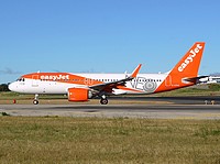 lis/low/G-UZHE - A320-251N EasyJet - LIS 15-06-2018.jpg