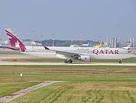 mpx/low/A7-AEJ - A330-300 Qatar - MXP 22-09-09.jpg