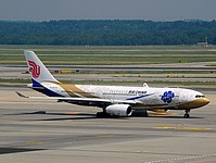 mpx/low/B-6076 - A330-243 Air China - MXP 11-06-2017.jpg