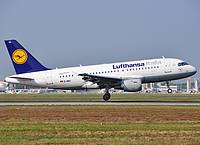 mpx/low/D-AILI - A319-111 Lufthansa Italia - MXP 23-09-09.jpg