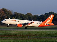 ory/low/G-EZUA - A320-214 EasyJet - ORY 15-10-2017.jpg