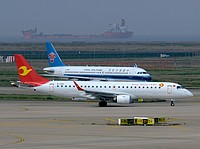 pvg/low/B-3152 - Embraer190 TianjinAirlines - PVG 03-04-2018.jpg