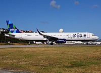 sxm/low/N967JT N A321-231 JetBlue - SXM 02-02-2017.jpg