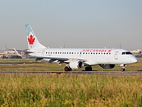 yyz/low/C-FHKE - Embraer175 Air Canada - YYZ 08-07-2018.jpg