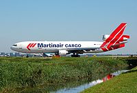 ams/low/PH-MCW - MD11 Martinair Cargo - AMS 10-09-06 (3).jpg