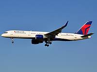 bru01/low/N709TW - B757-200ER Delta - BRU 23-08-09.jpg