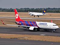 dus/low/TC-JGY - B737-800 Turkish - DUS 10-07-2010.jpg
