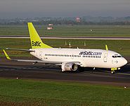 dus/low/YL-BBI - B737-700 Air Baltic - DUS 05-10-07.jpg