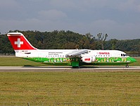 gva/low/HB-IYS - Avro RJ100 Swiss - GVA 02-10-07b.jpg