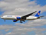 lhr/low/SU-GBX - B777-200 Egyptair - LHR 27-08-09.jpg